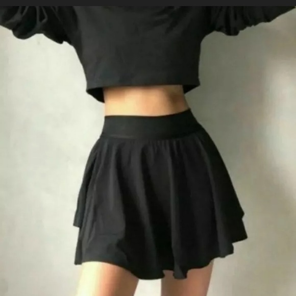 lululemon athletica Dresses & Skirts - 🎁Tall Lululemon High Rise Court Rival Skirt-Black